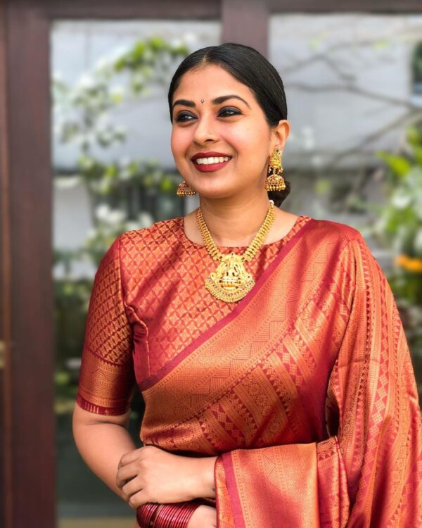 Stylish Maroon Soft Silk Saree with Unique Blouse Piece - Image 2