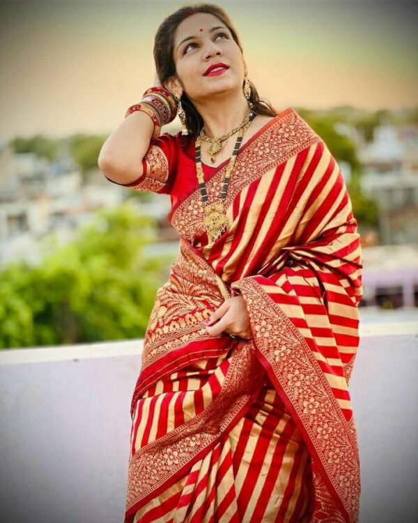 Innovative Red Soft Banarasi Silk Saree With Flattering Blouse Piece - Image 2