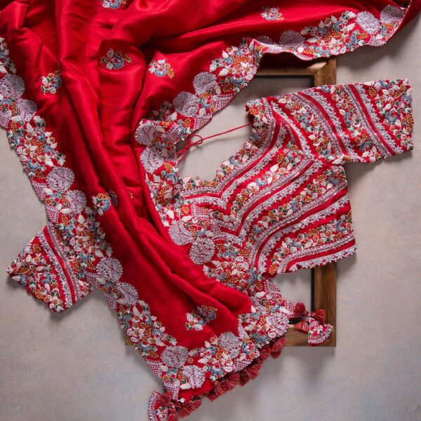 Attractive Red Rangoli Silk Saree With Desiring Blouse Piece - Image 4