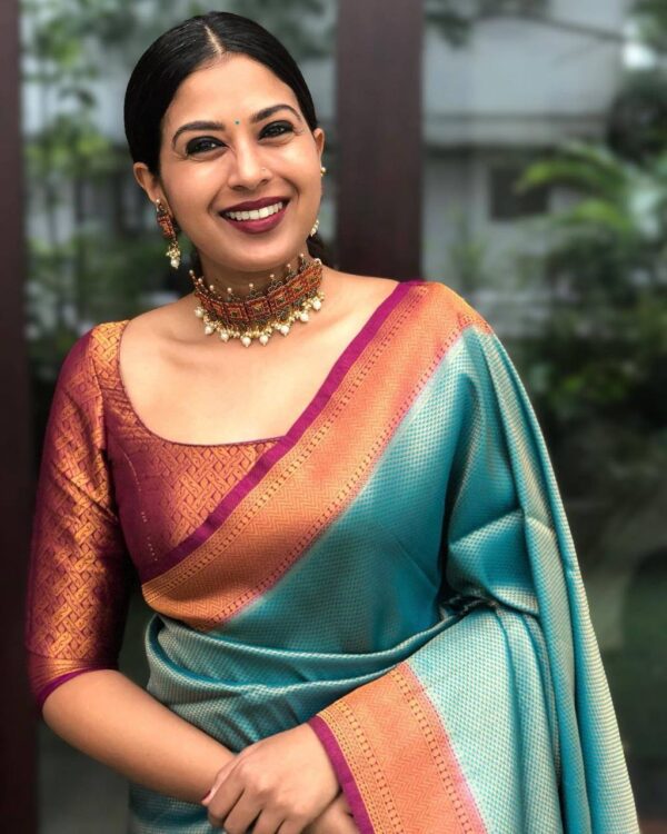 A glam Rama Soft Silk Saree with Beauteous Blouse Piece - Image 3