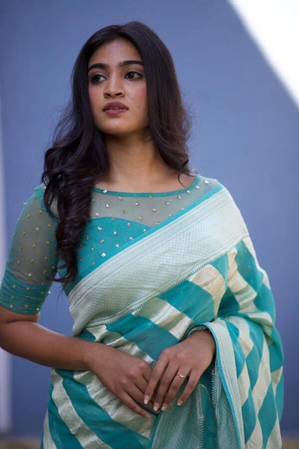 Mesmeric turquoise Soft Banarasi Silk Saree With Blissful Blouse Piece - Image 3