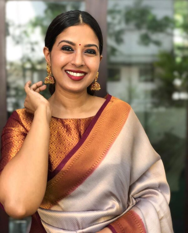 Beauteous Beige Soft Silk Saree with wonderful Blouse Piece - Image 4